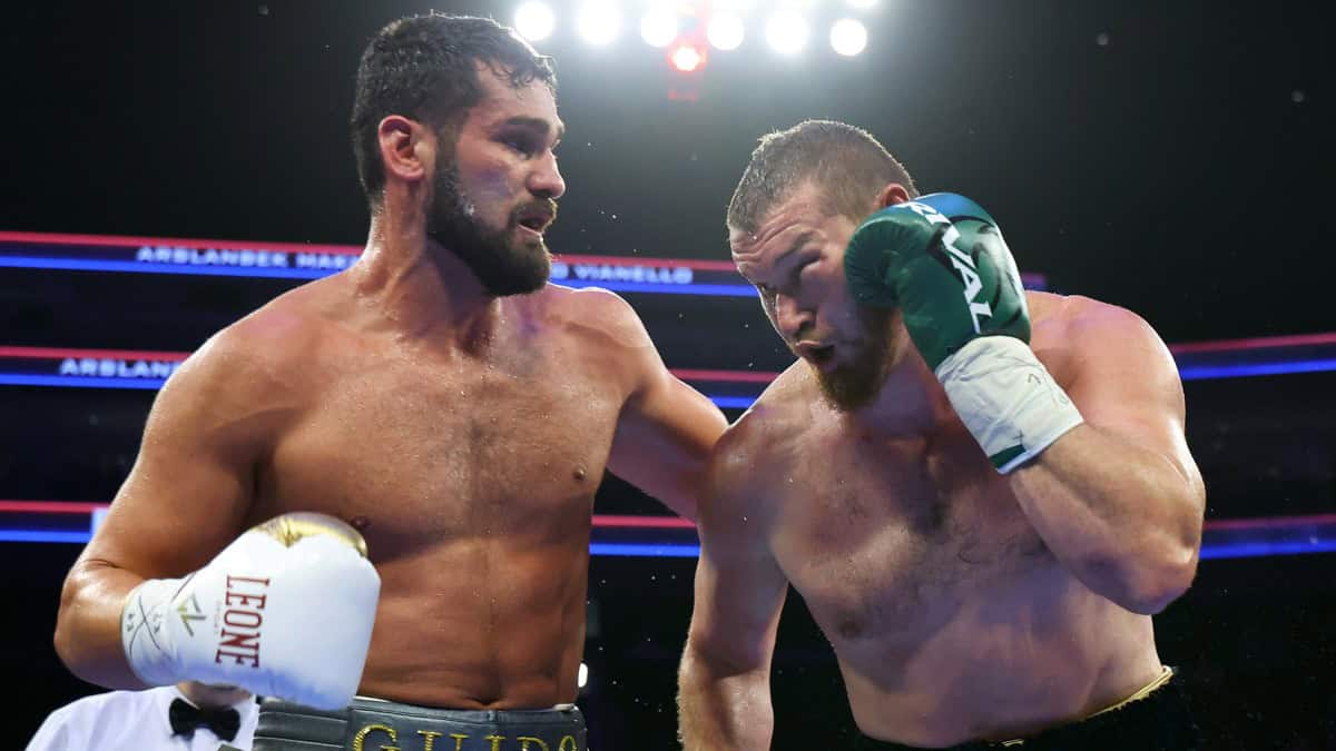 Arslanbek Makhmudov vs Guido Vianello at heavyweight