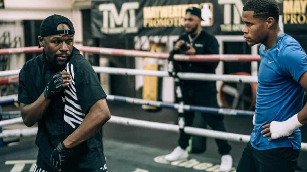 Floyd Mayweather trains Devin Haney