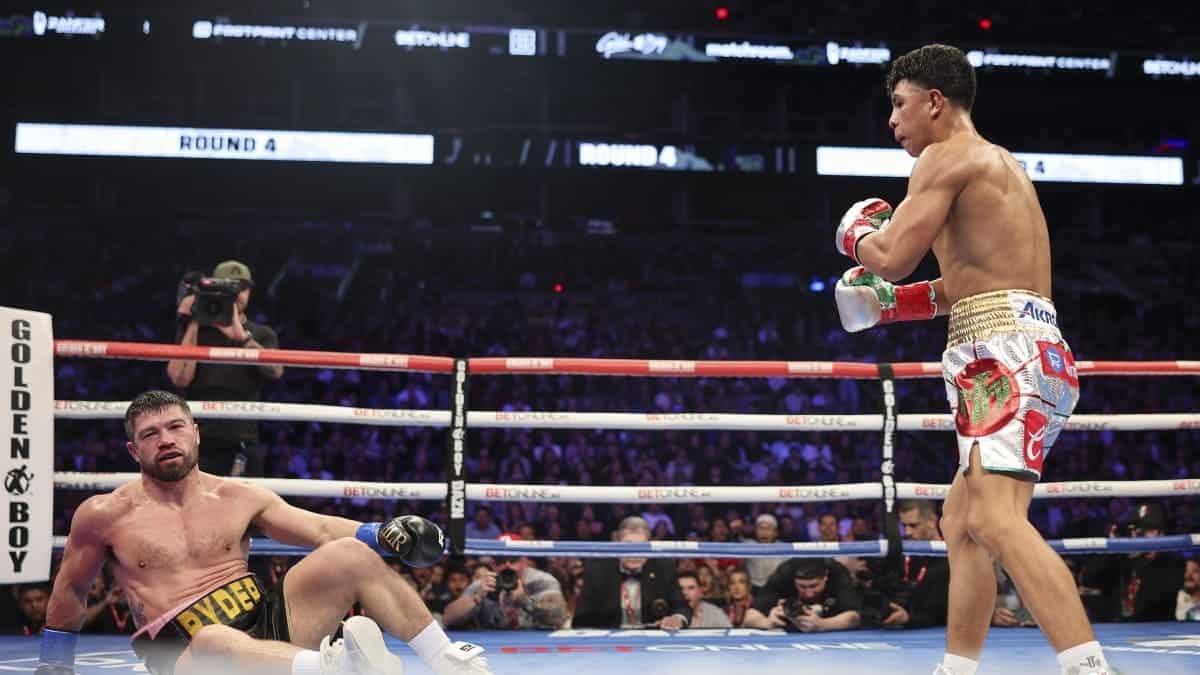 Jaime Munguia drops John Ryder