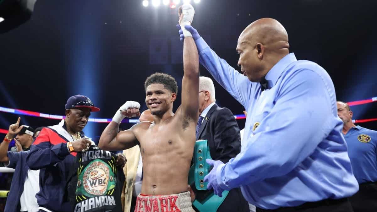 Shakur Stevenson beats Cabrera