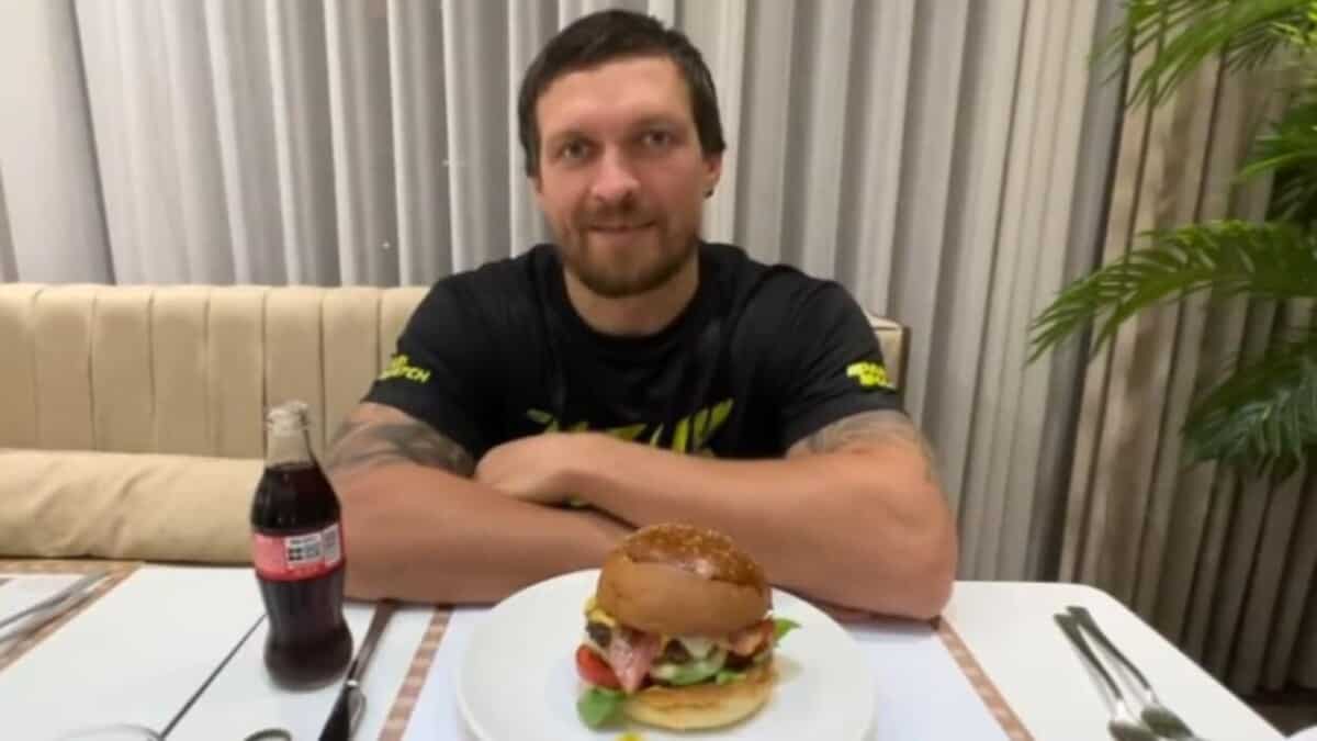 Oleksandr Usyk Belly Tyson Fury